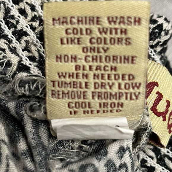 Mudd Geometric Loose Fit Baggy Shorts Cream And Black Size 14.5 - Picture 7 of 9